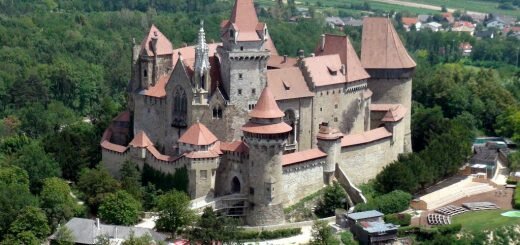 Замок Кройценштайн Австрия