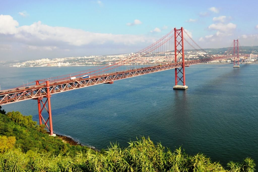 Мост 25-го апреля Португалия